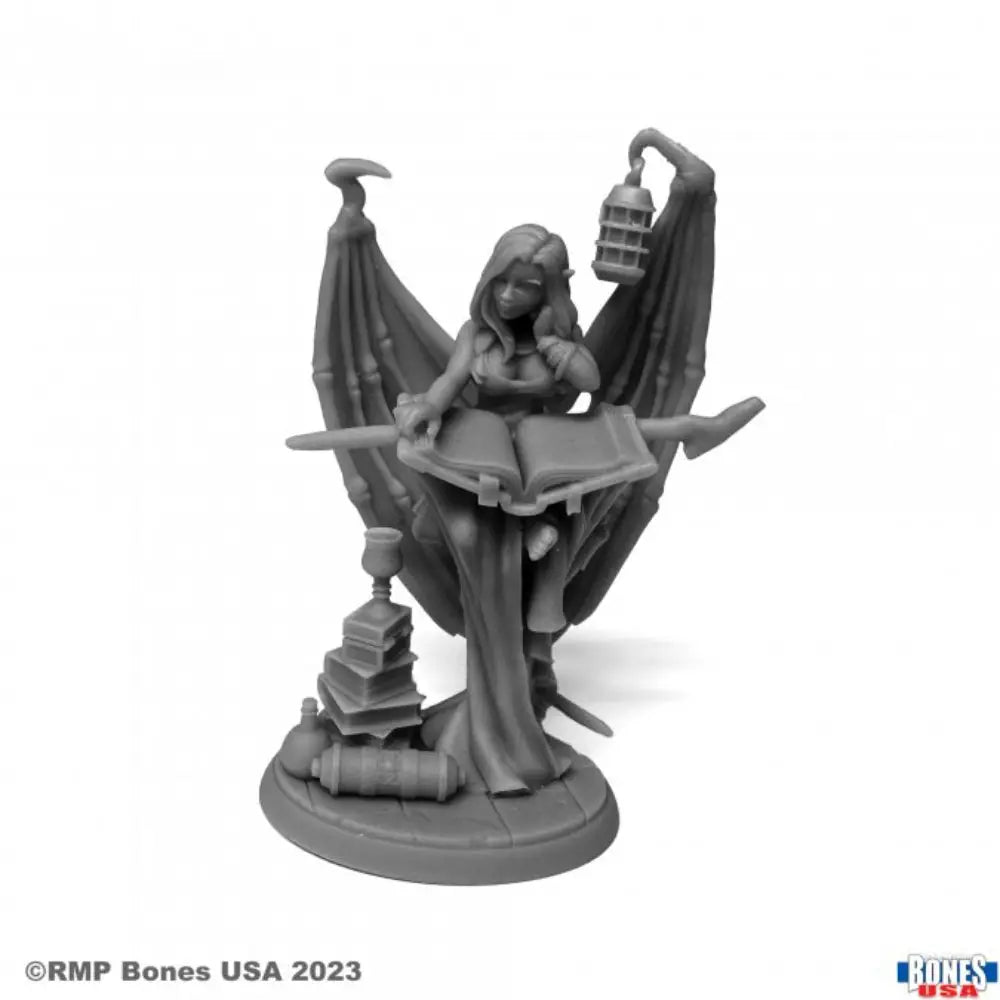 Reaper Legends: Bones USA Librarian Sophie - RPG Miniatures
